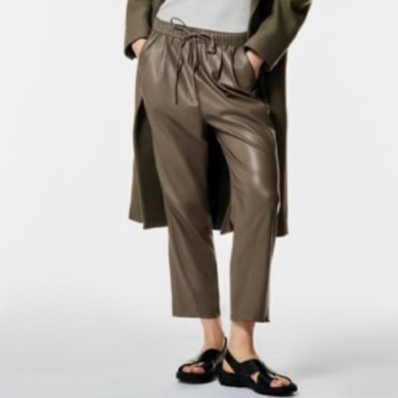 Zara RELAXED FAUX LEATHER THE WEEKEND MID-RISE PANTS Beige Size L - Picture 2 of 7